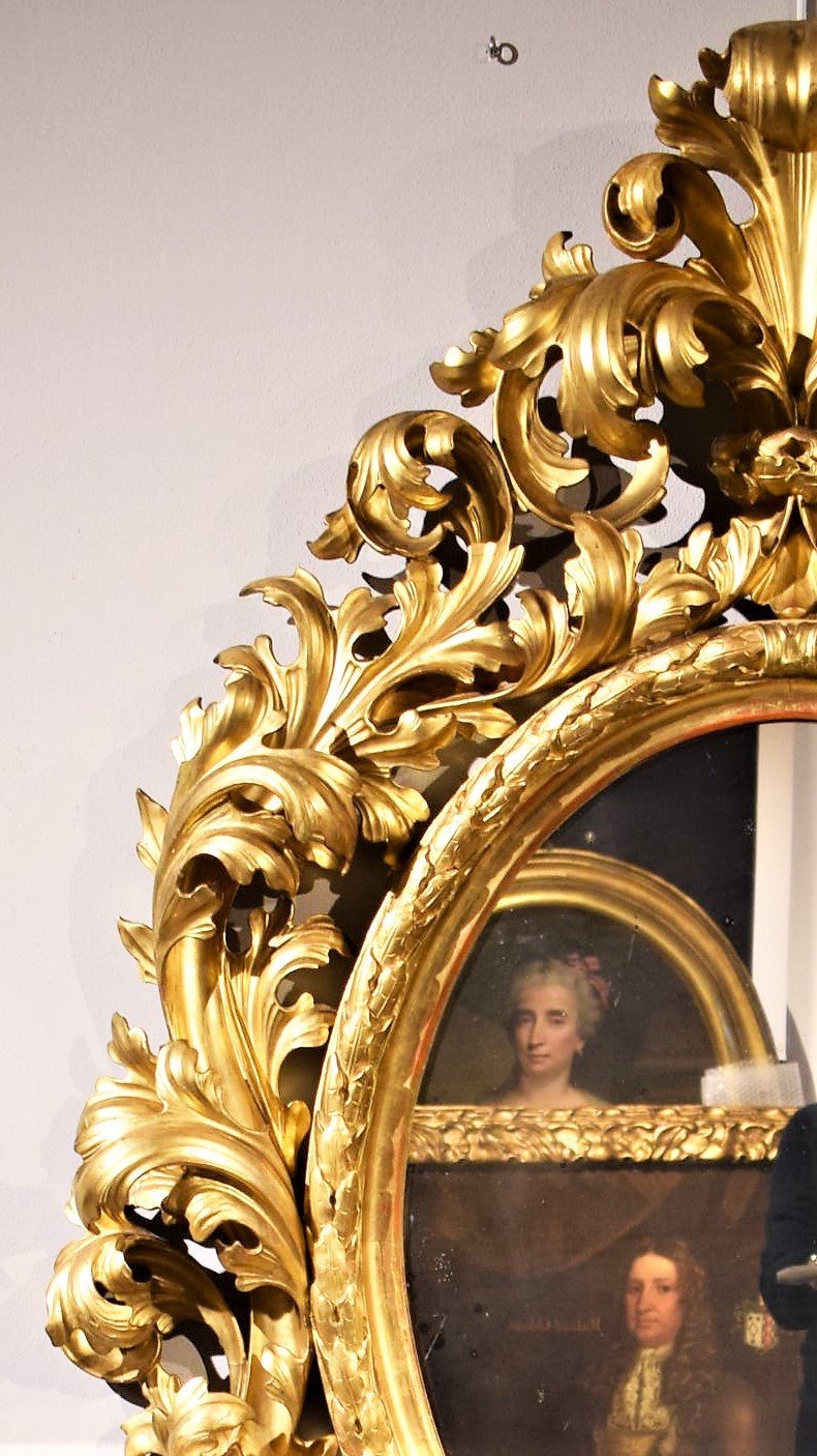 Cadre italien en bois sculpté et bois doré - En vente sur France