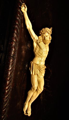 Cristo Crocifisso in avorio