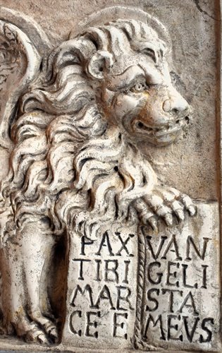 "Le Lion de Saint-Marc" Sculpture en bas-relief