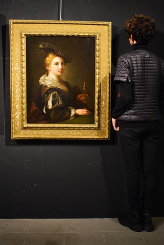 Giovane gentildonna con cardellino