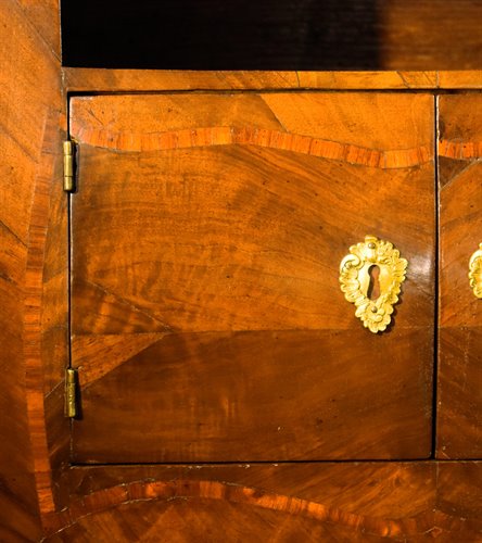 Meuble  Louis XV à deux portes 